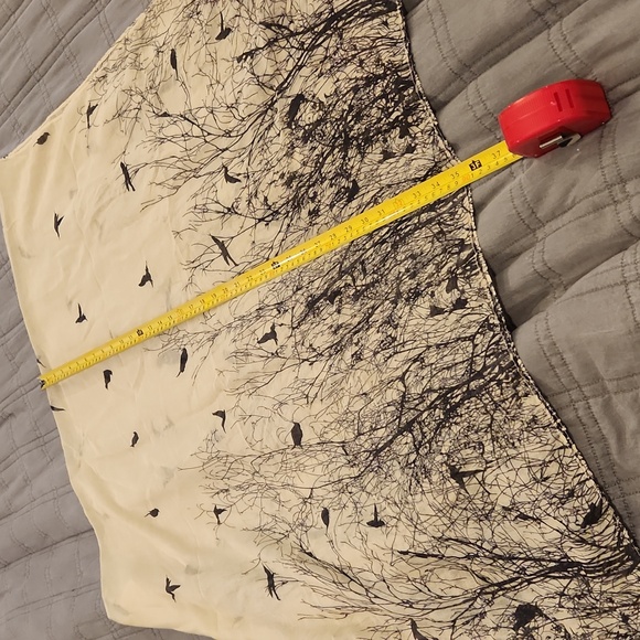 Chic Cream and Black Bird Print Scarf 33x70 - Picture 3 of 3